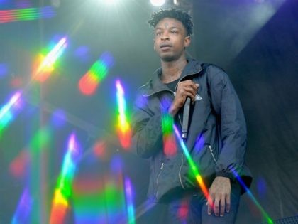 NEW YORK, NY - SEPTEMBER 15: 21 Savage performs onstage during the Meadows Music And Arts Festival - Day 1 at Citi Field on September 15, 2017 in New York City. (Photo by Noam Galai/Getty Images)