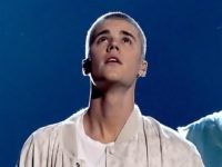 LAS VEGAS, NV - MAY 22: Recording artist Justin Bieber performs onstage during the 2016 Billboard Music Awards at T-Mobile Arena on May 22, 2016 in Las Vegas, Nevada. (Photo by Kevin Winter/Getty Images)