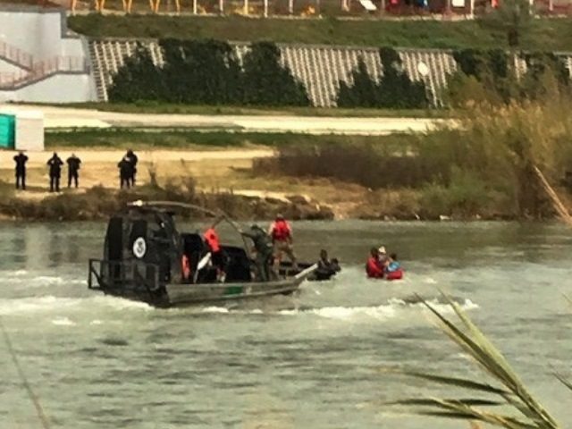 Eagle Pass Station Marine Unit agents rescue five Honduran migrants, including two toddlers, from the Rio Grand River near a legal port of entry. (Photo: U.S. Border Patrol/Del Rio Sector)