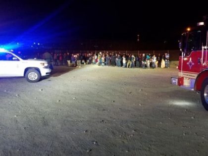 El Paso Sector Border Patrol agents apprehend a group of 180 Central American migrants families and unaccompanied minors on February 26 near Sunland Park, New Mexico. (Photo: U.S. Border Patrol/El Paso Sector)