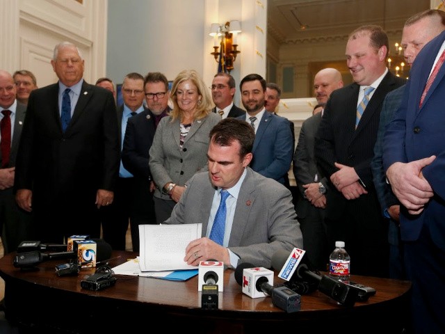 Oklahoma Governor Signs Bill Eliminating Concealed Permit Requirement