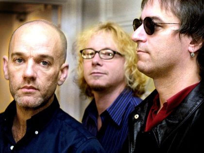 LONDON, UNITED KINGDOM: Members of the American rock group R.E.M from L Michael Stipe, Mik