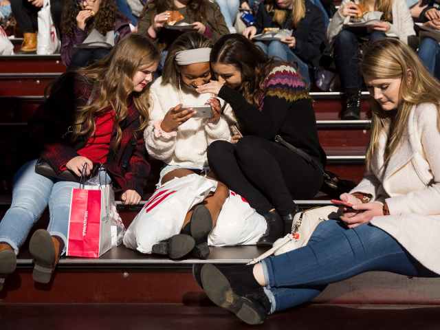 Spectacular Instagram To Alert Parents If Teens Search For Self-harm And Suicide Content Background for Desktop Spectacular Instagram To Alert Parents If Teens Search For Self-harm And Suicide Content Background for Desktop