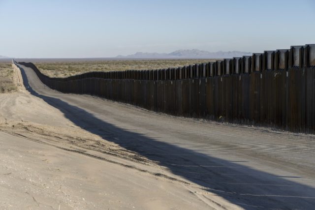 US states sue Trump over border wall emergency