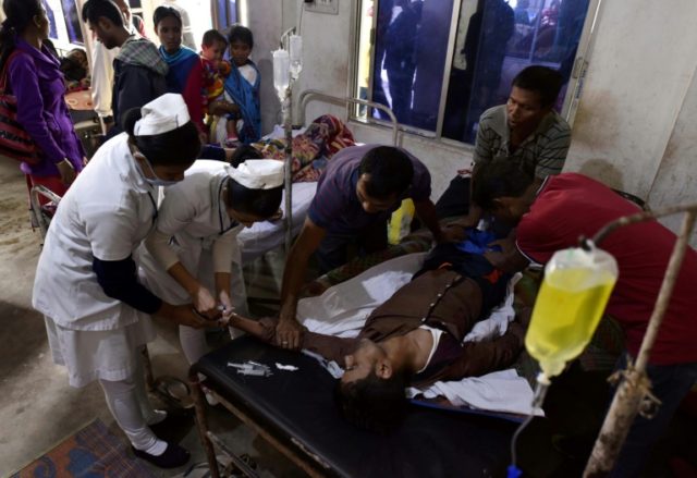 Toxic alcohol kills 98 in India, hundreds hospitalised