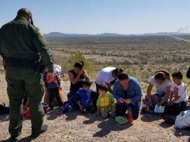 Ajo Station Border Patrol agents apprehend two large groups of Central American migrant families after they illegally crossed the border from Mexico. (Photo: U.S. Border Patrol/Tucson Sector)