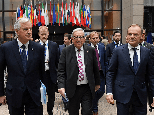 EU chief Brexit negotiator Michel Barnier (L), President of the European Commission Jean-C