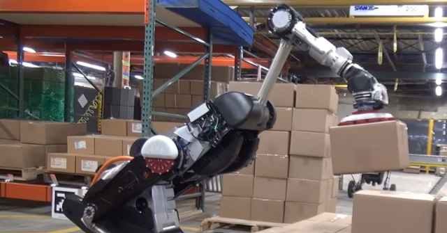 Poll: More Workers Fear Technology Will Make Their Jobs Obsolete