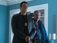Mel Gibson and Vince Vaughn in Dragged Across Concrete (2018)
