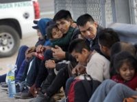 GettyImages-1126839676 El Paso Sector Border Patrol agents apprehend migrant families who illegally crossed the border to seek asylum. (File Photo: John Moore/Getty Images)
