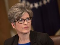 WASHINGTON, DC - APRIL 12: (AFP OUT) Sen. Joni Ernst (R-IA) participates in a meeting on trade with held by U.S. President Donald Trump with governors and members of Congress at the White House on April 12, 2018 in Washington, DC. (Photo by Chris Kleponis - Pool/Getty Images)