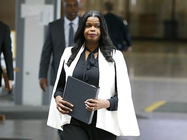 CHICAGO, IL - FEBRUARY 23: Cook County State's attorney Kim Foxx arrives to speak with reporters and details the charges against R. Kelly's first court appearance at the Leighton Criminal Courthouse on February 23, 2019 in Chicago, Illinois. (Photo by Nuccio DiNuzzo/Getty Images)