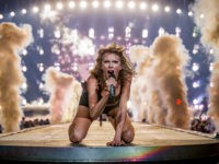 Taylor Swift LOS ANGELES, CA - AUGUST 21: Singer-songwriter Taylor Swift performs onstage during The 1989 World Tour Live In Los Angeles at Staples Center on August 21, 2015 in Los Angeles, California. (Photo by Christopher Polk/Getty Images for TAS)