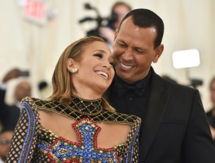 It's official! Jennifer Lopez, A-Rod are engaged