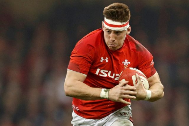 Wales wing Adams to join Cardiff