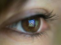 Instagram moves into e-commerce with shopping button