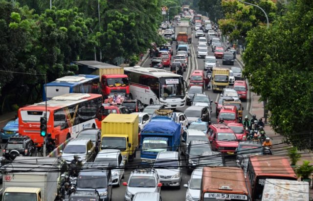 Traffic-choked Jakarta to inaugurate mass rapid transit system