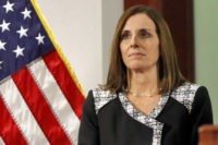 Ο γερουσιαστής McSally, πρώην πιλότος της Πολεμικής Αεροπορίας, λέει ότι ο αξιωματικός τη βίασε