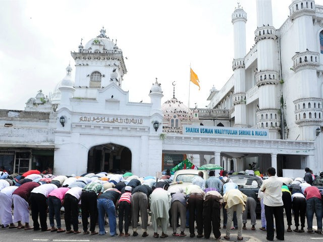 Sri Lankan Muslims take part in Friday noon prayers in Colombo on April 27, 2012. Sri Lank