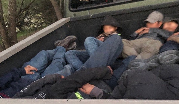 Migrants packed like cargo in the rear of a pick-up truck discovered by Border Patrol agents near Oilton, Texas. (Photo: U.S. Border Patrol/Laredo Sector)