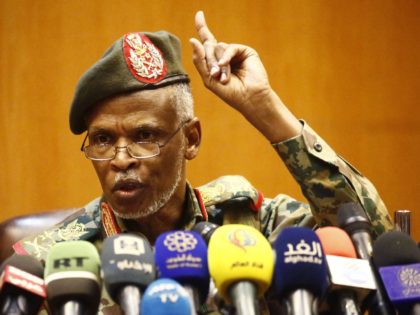 Lieutenant General Omar Zain al-Abdin, the head of the new Sudanese military council's political committee, addresses a press conference on April 12, 2019 in the capital Khartoum, one day after Sudan's army ousted the Arab-African country's veteran president Omar al-Bashir. - Sudan's military council pledgeed talks with 'all political entities' …