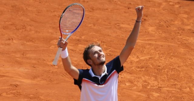 Medvedev topples Tsitsipas to continue Monte Carlo streak ...