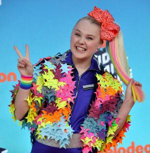 'Dance Moms' alum JoJo Siwa babysits North West - Breitbart