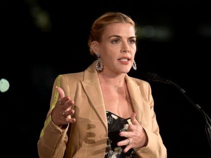 LOS ANGELES, CA - OCTOBER 22: Busy Philipps presents the Voice of Style award onstage duri