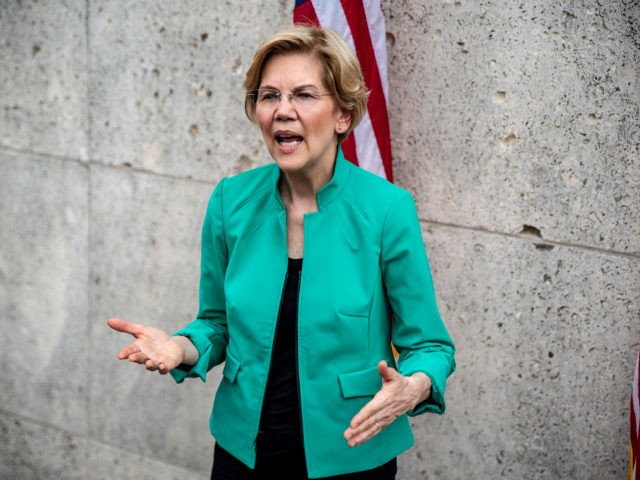 HOUSTON, TX - APRIL 24: Democratic presidential candidate Sen. Elizabeth Warren (D-MA) spe