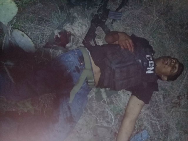"9 MUERTOS": CONVOY ZETA "EMBOSCÓ y MATÓ" a COMANDANTE FEDERAL en TIROTEO en COAHUILA Los-Zetas-Shootout-3