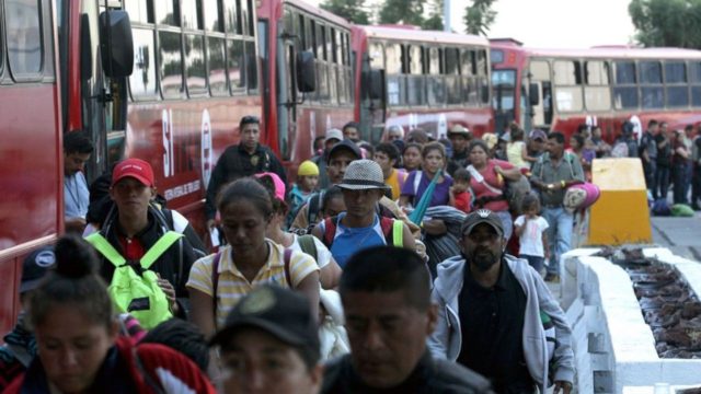 Migrants Travel to US by Bus