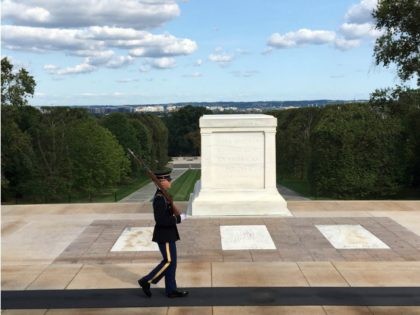 Tomb of the Unknown Soldier with Old Guard