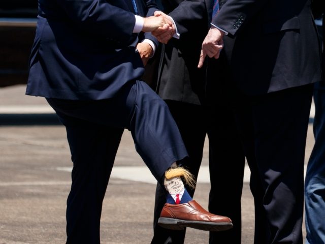 POTUS Amused by Louisiana Lt. Gov. Nungesser&#39;s Trump Socks | Breitbart