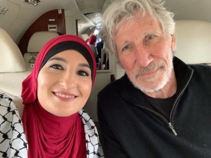 TEL AVIV - Women's March leader Linda Sarsour was ripped to pieces on social media after posting a selfie with Roger Waters on a private jet with an accompanying text extolling the Pink Floyd frontman's "empathy" and "personal risk" in standing up for the Palestinians.