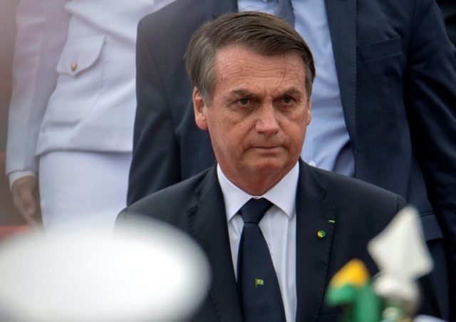Bolsonaro's decree allows millions of Brazilians to carry guns