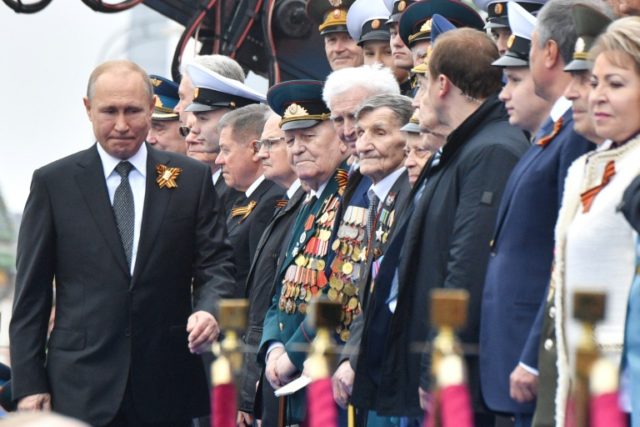 Putin hails military might on WWII Victory Day