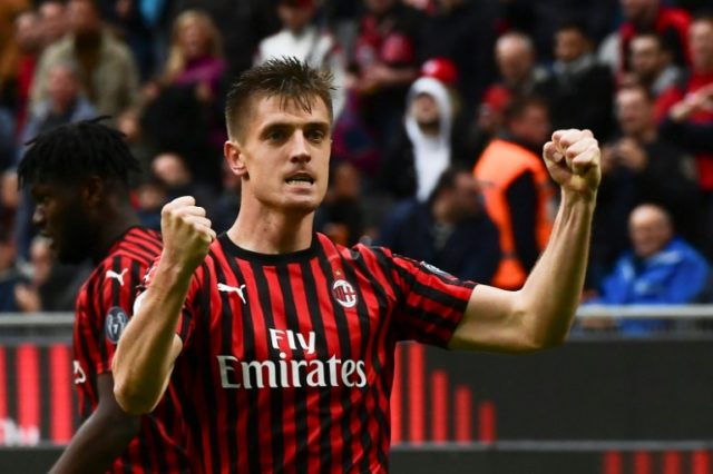 Piatek, Suso keep Milan's Champions League hopes alive
