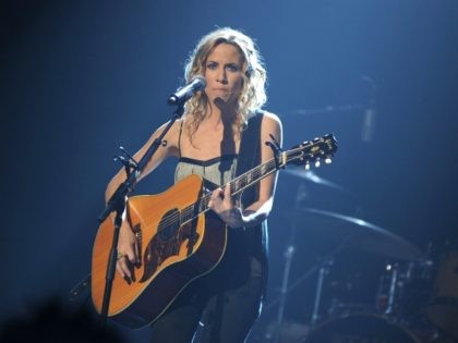 NEW YORK - MARCH 22: Musician Sheryl Crow performs during the 2010 World Water Day Celebra