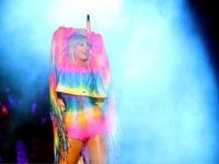 CARSON, CALIFORNIA - JUNE 01: (EDITORIAL USE ONLY. NO COMMERCIAL USE) Taylor Swift performs onstage at 2019 iHeartRadio Wango Tango presented by The JUVÉDERM® Collection of Dermal Fillers at Dignity Health Sports Park on June 01, 2019 in Carson, California. (Photo by Rich Fury/Getty Images for iHeartMedia)