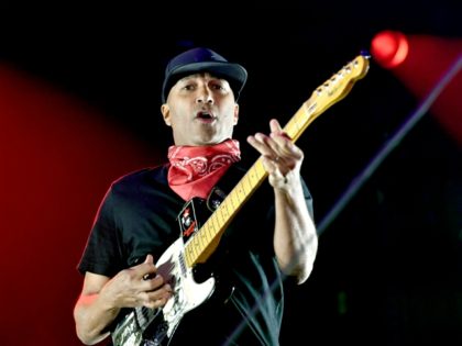 INGLEWOOD, CALIFORNIA - JANUARY 19: Tom Morello performs on stage during 2019 iHeartRadio