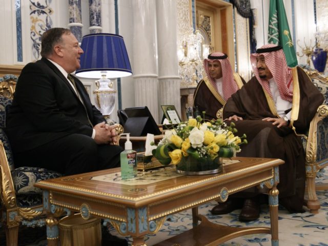 US Secretary of State Mike Pompeo (L) meets with Saudi King Salman bin Abdulaziz at Al Sal