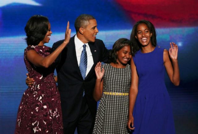 Obama family begin holiday in southern France