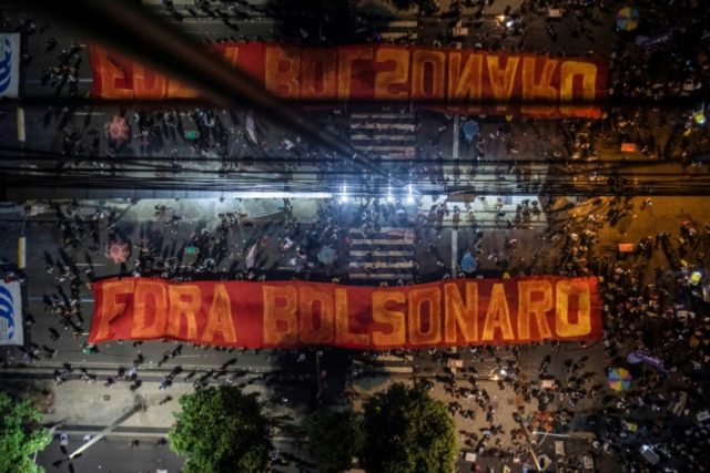 Brazil development bank chief quits, fueling political crisis