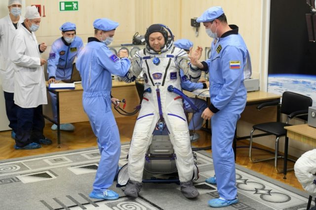 Russian, North American astronauts to return to earth