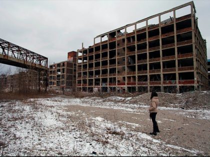 Detroit-Packard-Plant-Blight-Ruins-Getty-640x480