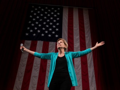 Democratic presidential candidate Sen. Elizabeth Warren, D-Mass., arrives at Chicago's Aud