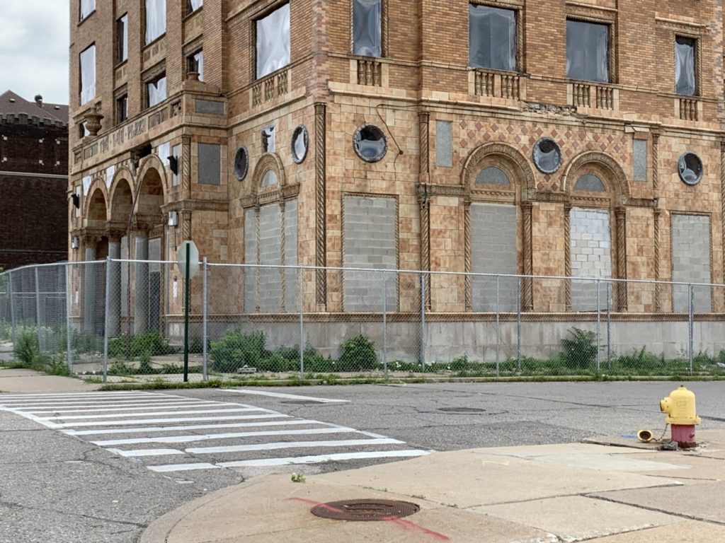 Ruins, Lee Plaza, Detroit (Joel Pollak / Breitbart News)
