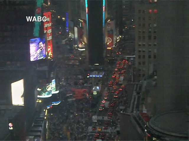 Manhattan power outages crippling subway service in Big Apple