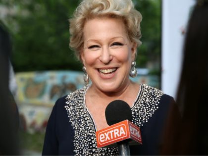 Bette Midler attends the New York Restoration Project's 13th Annual Spring Picnic at Riverside Park on Thursday, May 29, 2014, in New York. (Photo by Wendy Ploger/Invision/AP)