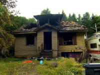 ABERDEEN, Wash. (Video from KOMO via CNN) — A 20-year-old Washington man is being called a hero after he ran into a burning home to save his 8-year-old niece, who was trapped inside.